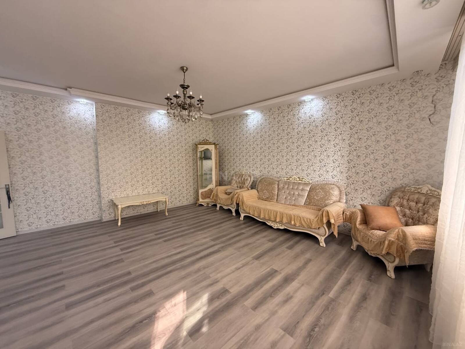 3 otaqlı Yeni tikili, Şah İsmayıl Xətai m., Bakı