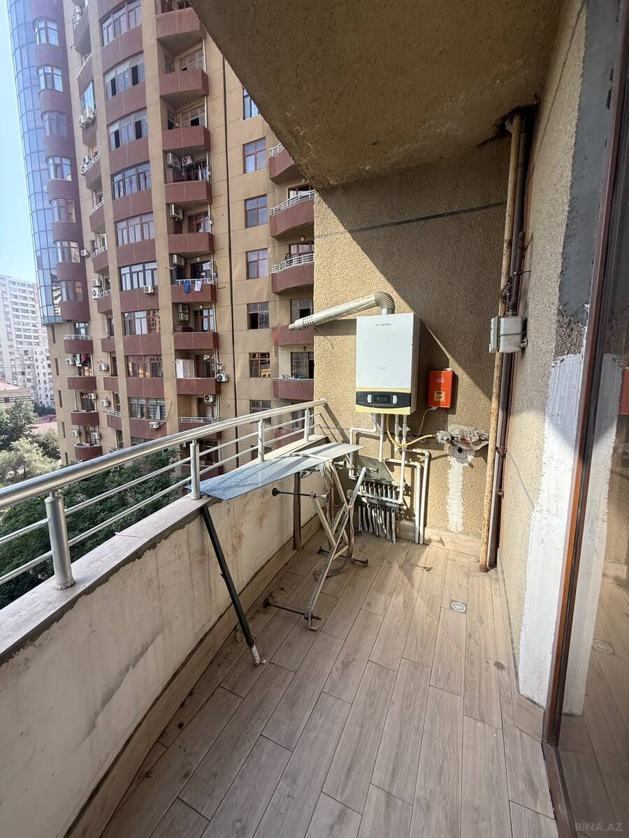 3 otaqlı Yeni tikili, Şah İsmayıl Xətai m., Bakı
