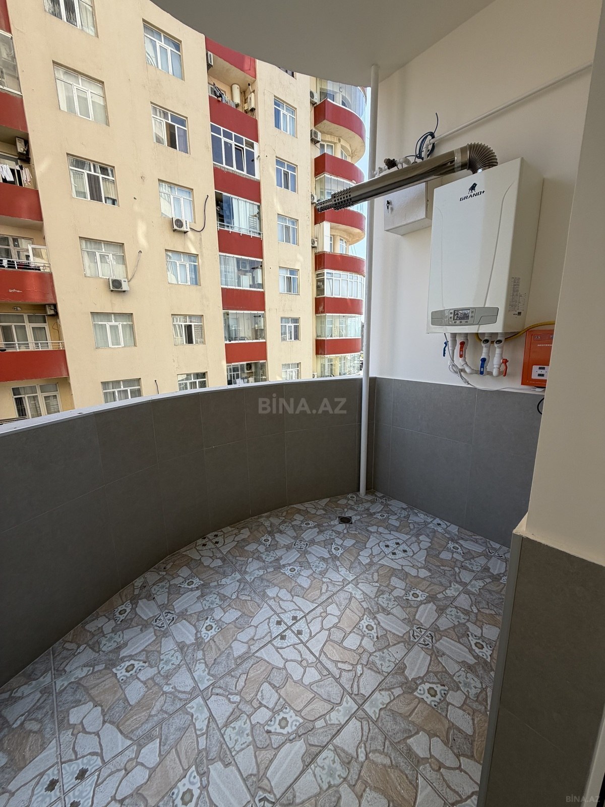 3 otaqlı Yeni tikili, Neftçilər m., Bakı