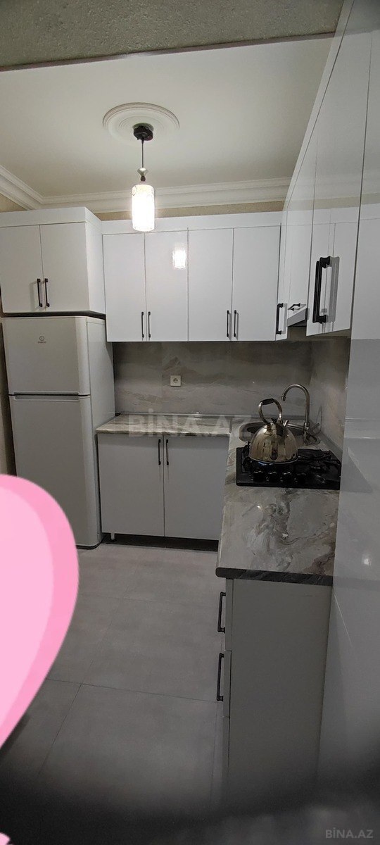2 otaqlı Köhnə tikili, Elmlər Akademiyası m., Bakı