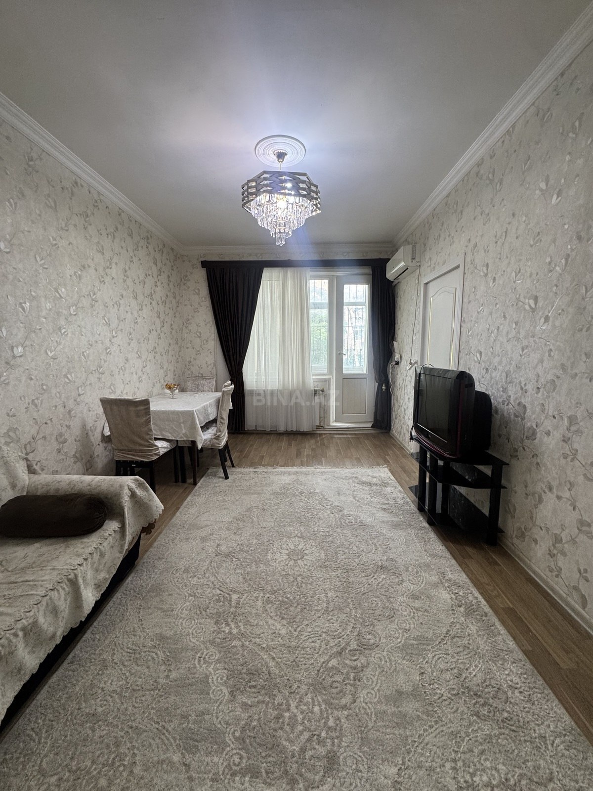 2 otaqlı Köhnə tikili, Memar Əcəmi m., Bakı