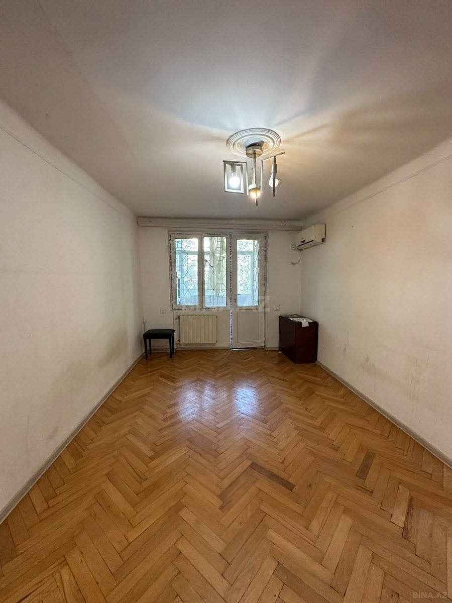 2 otaqlı Köhnə tikili, Elmlər Akademiyası m., Bakı