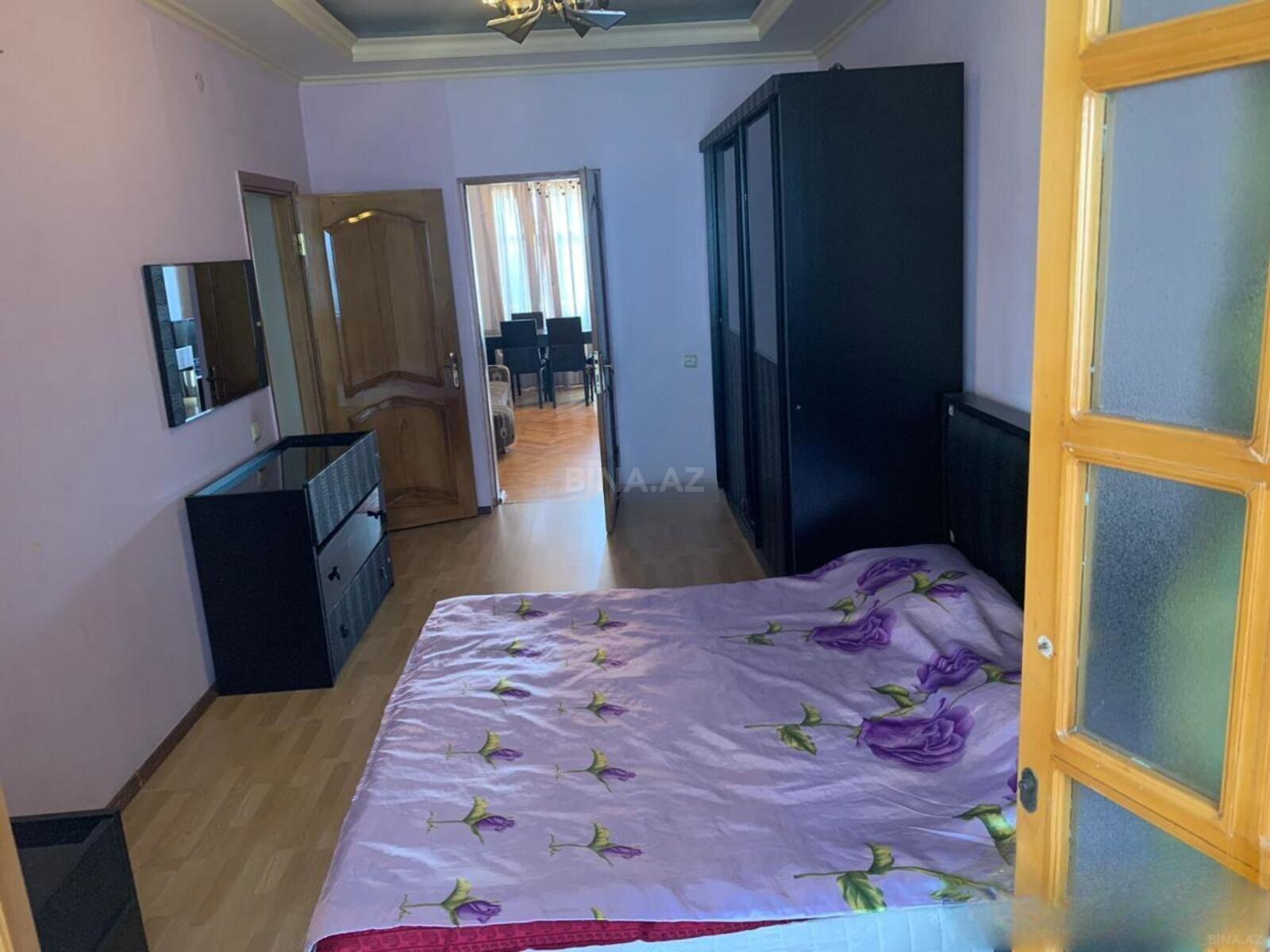3 otaqlı Köhnə tikili, Həzi Aslanov m., Bakı