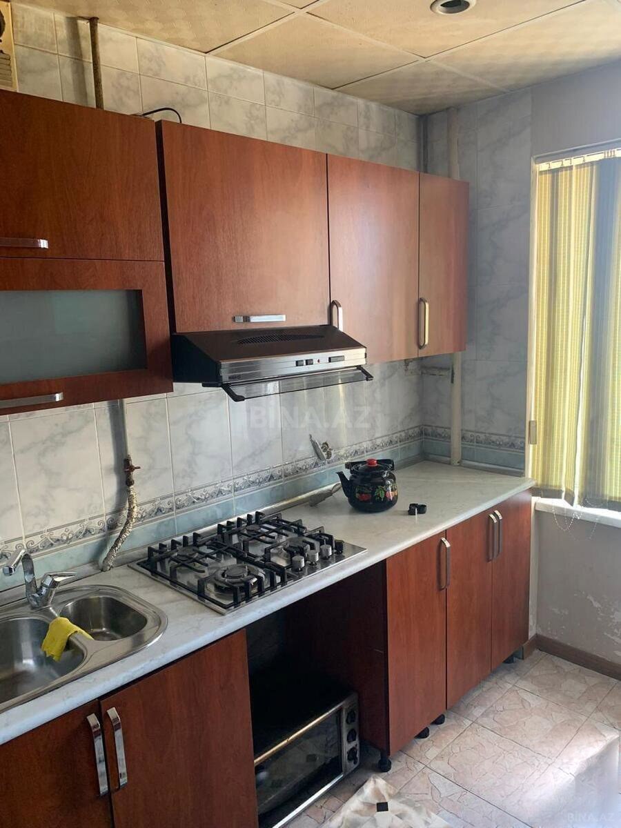 3 otaqlı Köhnə tikili, Həzi Aslanov m., Bakı