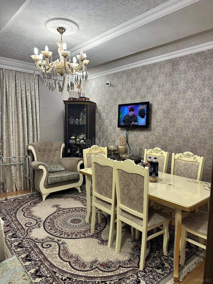 3 otaqlı Yeni tikili, Xırdalan
