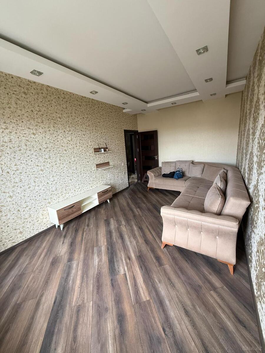 2 otaqlı Köhnə tikili, Massiv B q., Bakı