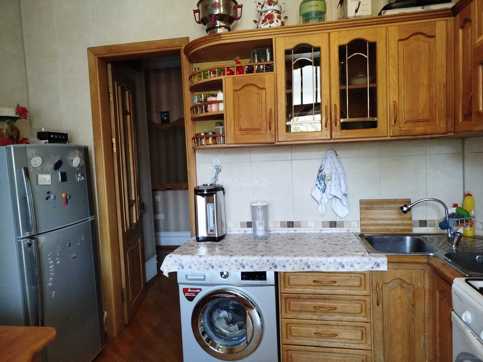 3 otaqlı Köhnə tikili, Azadlıq Prospekti m., Bakı