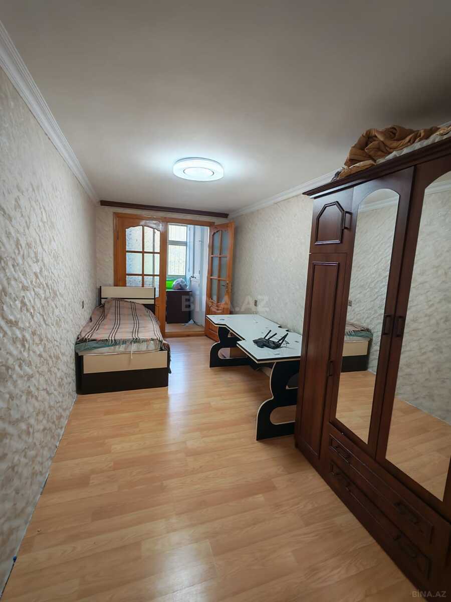 3 otaqlı Köhnə tikili, Elmlər Akademiyası m., Bakı