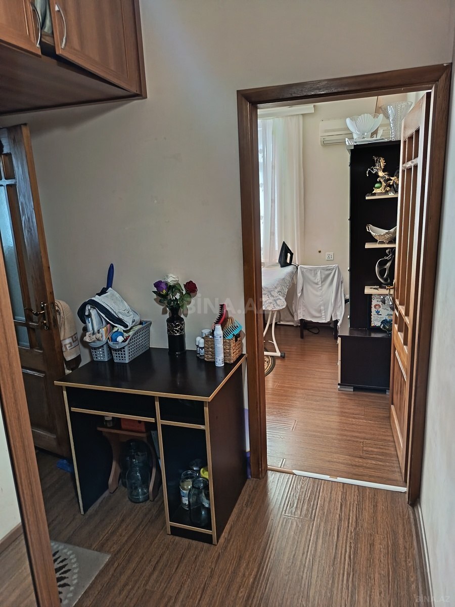 2 otaqlı Köhnə tikili, Bakıxanov q., Bakı