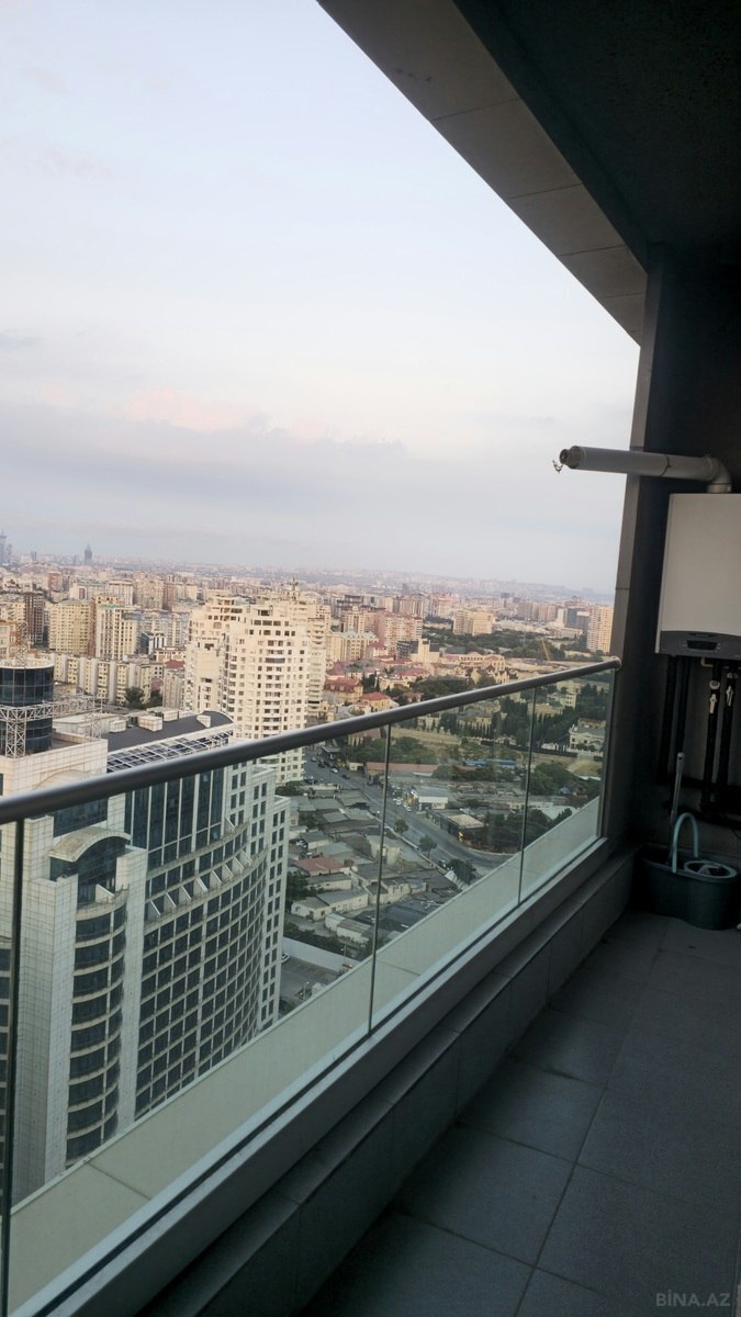 3 otaqlı Yeni tikili, 8 Noyabr m., Bakı
