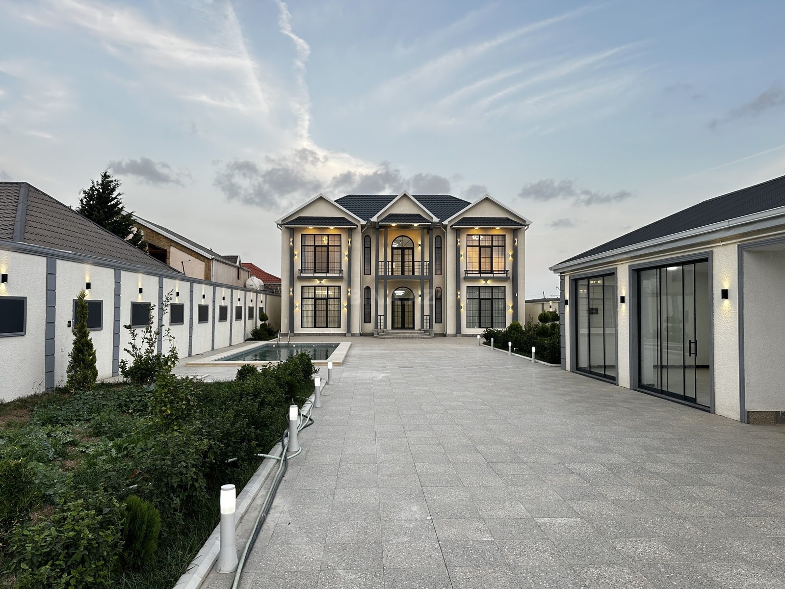 6 otaqlı Həyət evi/Bağ evi, Mərdəkan q., Bakı