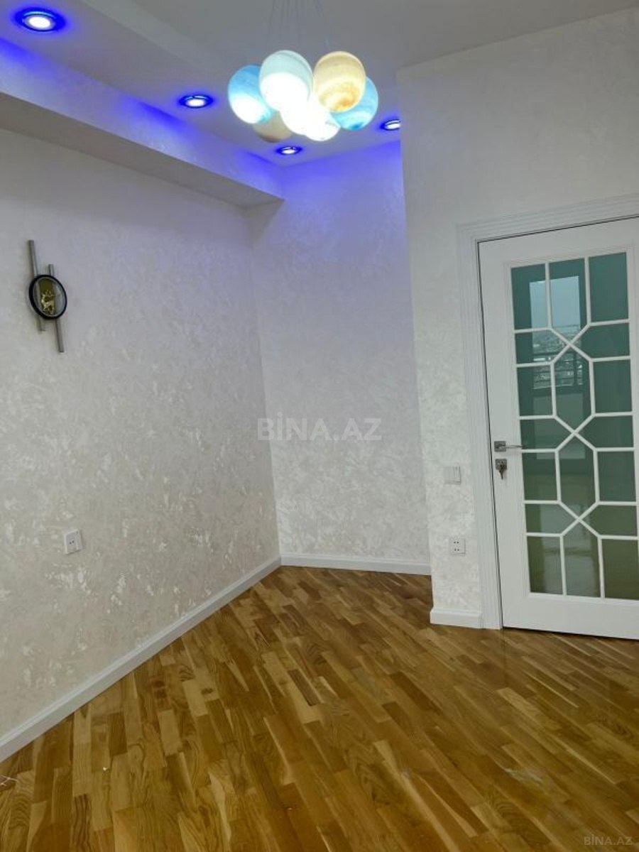 3 otaqlı Yeni tikili, 7-ci mikrorayon q., Bakı