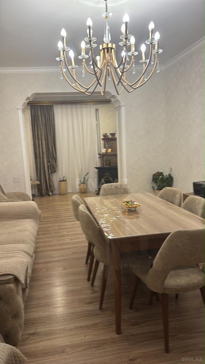 2 otaqlı Köhnə tikili, Şah İsmayıl Xətai m., Bakı