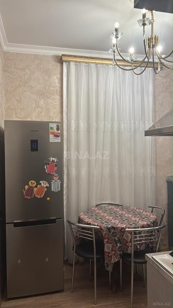 2 otaqlı Köhnə tikili, Şah İsmayıl Xətai m., Bakı
