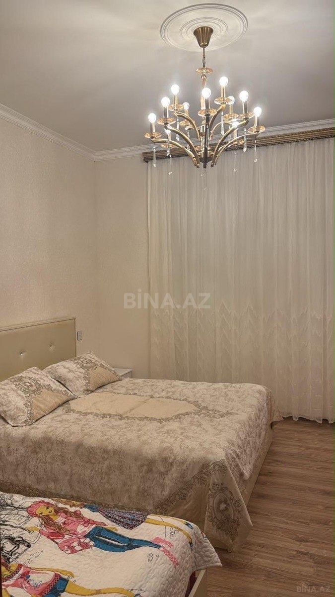 2 otaqlı Köhnə tikili, Şah İsmayıl Xətai m., Bakı