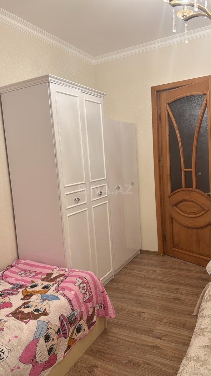 2 otaqlı Köhnə tikili, Şah İsmayıl Xətai m., Bakı
