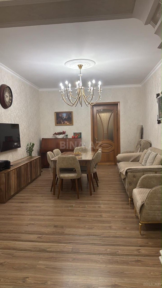 2 otaqlı Köhnə tikili, Şah İsmayıl Xətai m., Bakı