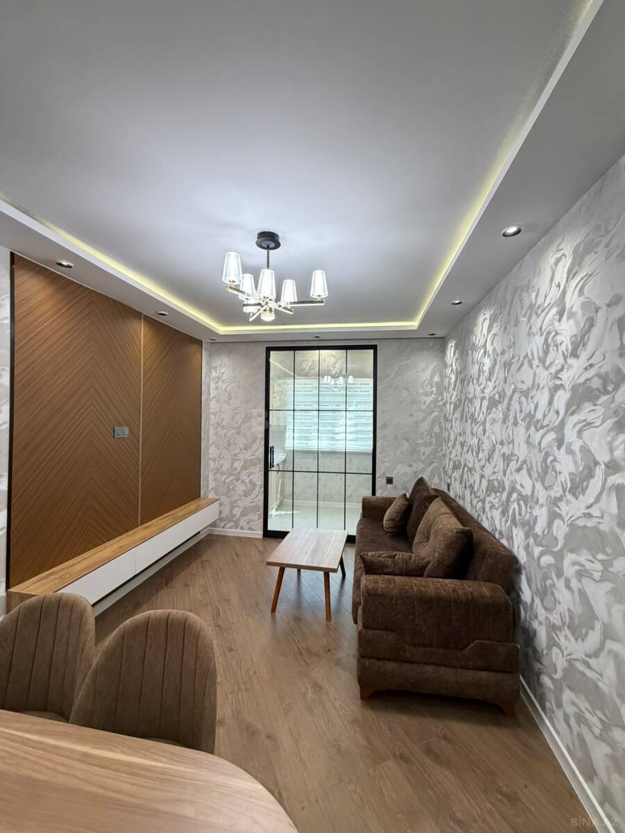 3 otaqlı Köhnə tikili, Xalqlar Dostluğu m., Bakı