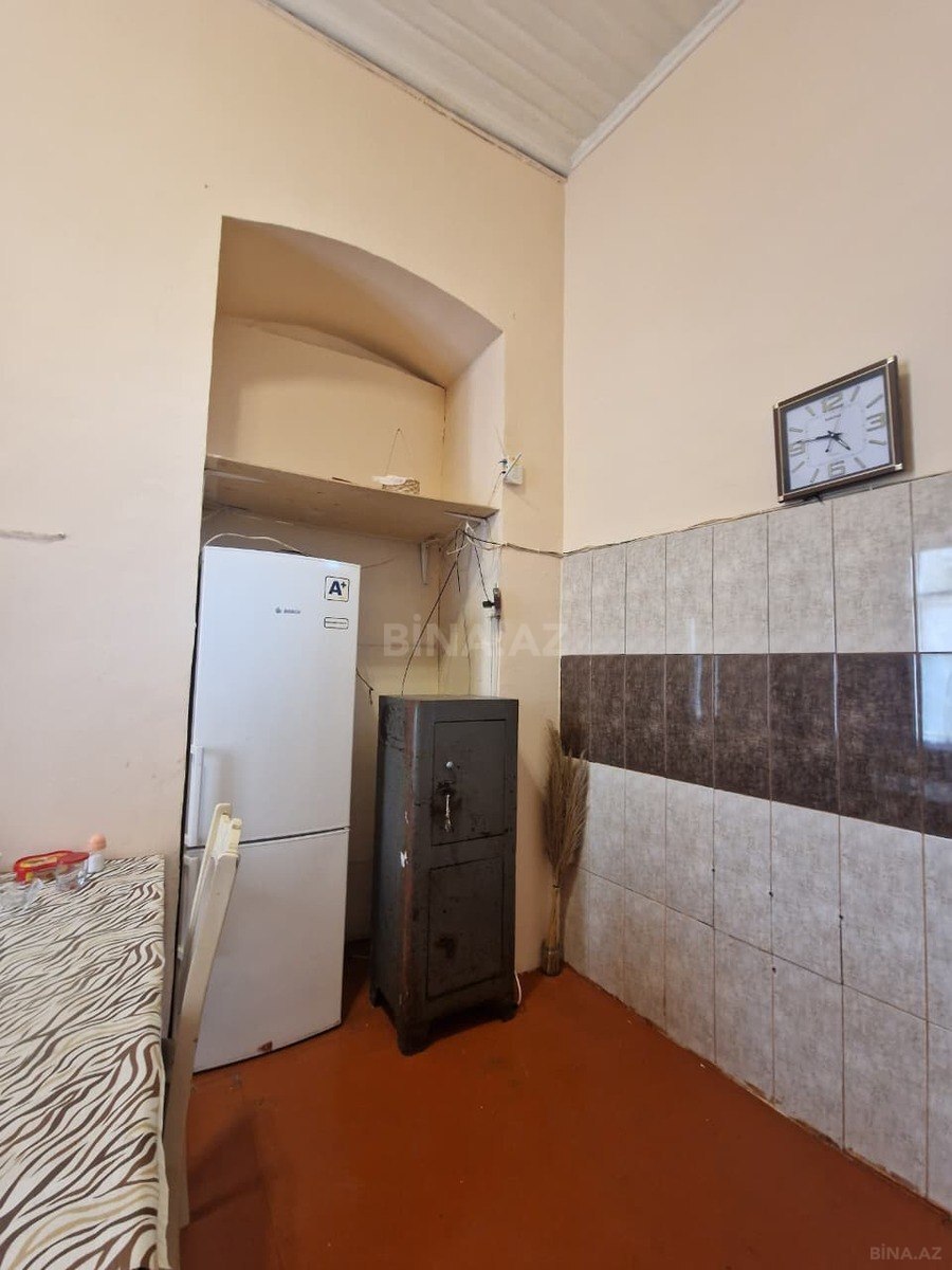 2 otaqlı Köhnə tikili, Nizami m., Bakı