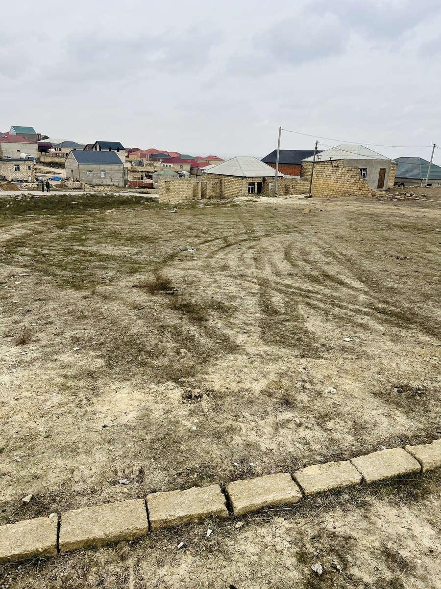 Torpaq Atyalı q., Bakı