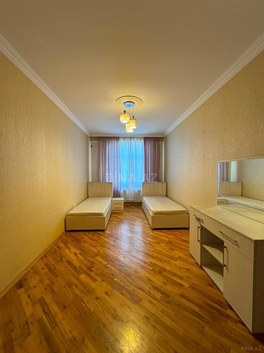 3 otaqlı Yeni tikili, İnşaatçılar m., Bakı