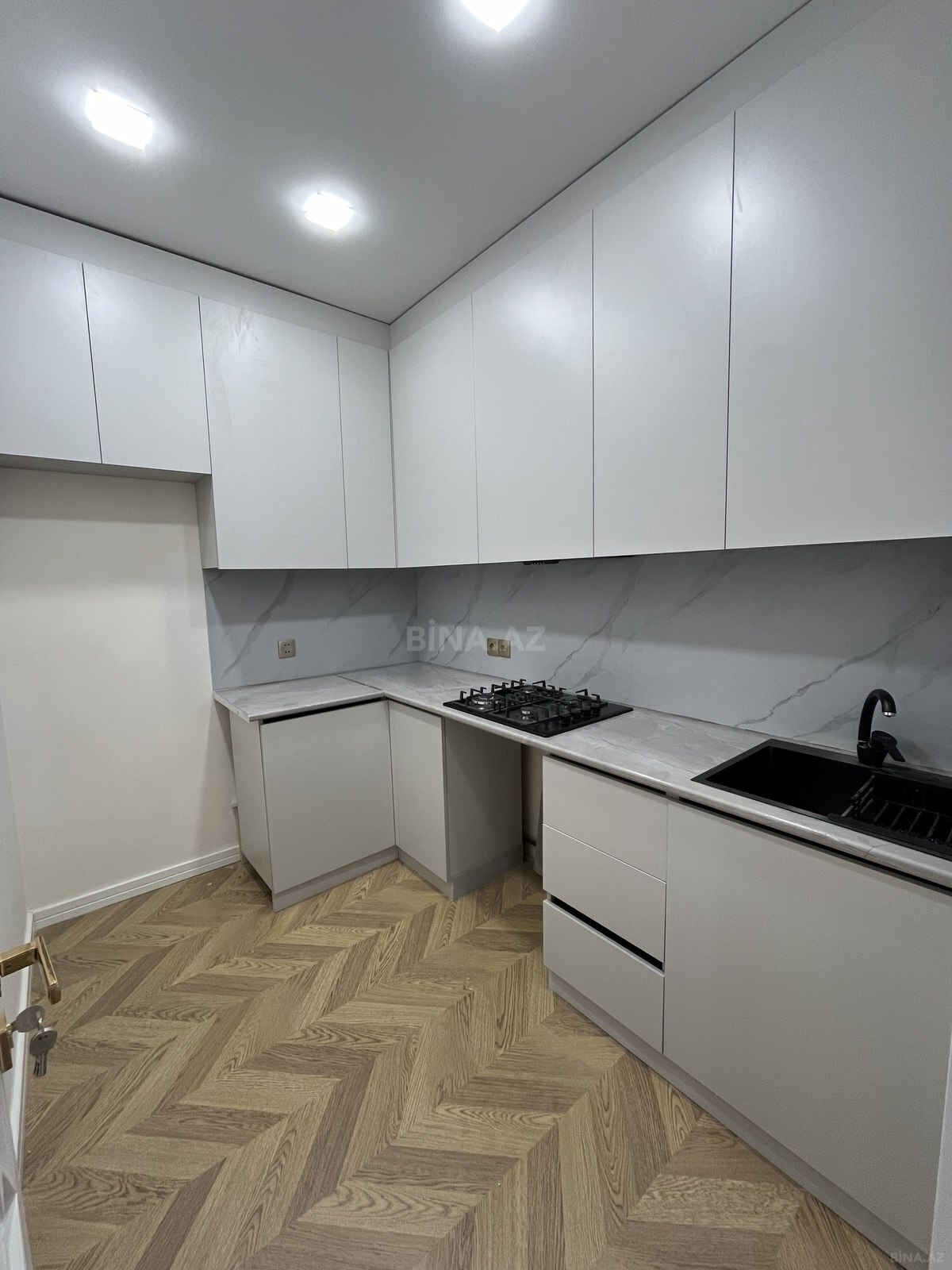 2 otaqlı Yeni tikili, Neftçilər m., Bakı
