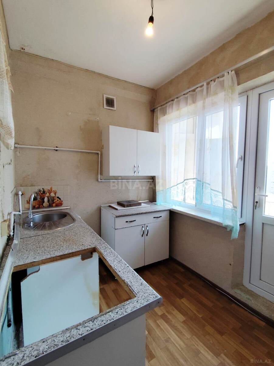 3 otaqlı Köhnə tikili, Əhmədli m., Bakı
