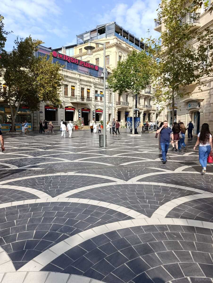 3 otaqlı Köhnə tikili, Sahil m., Bakı