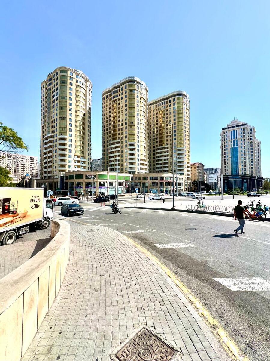 3 otaqlı Yeni tikili, Nizami m., Bakı