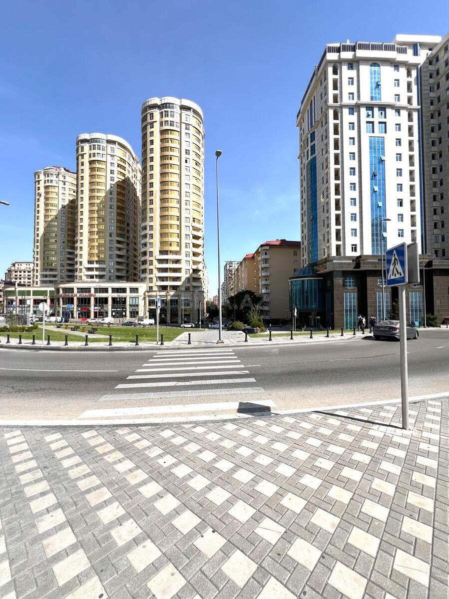 3 otaqlı Yeni tikili, Nizami m., Bakı