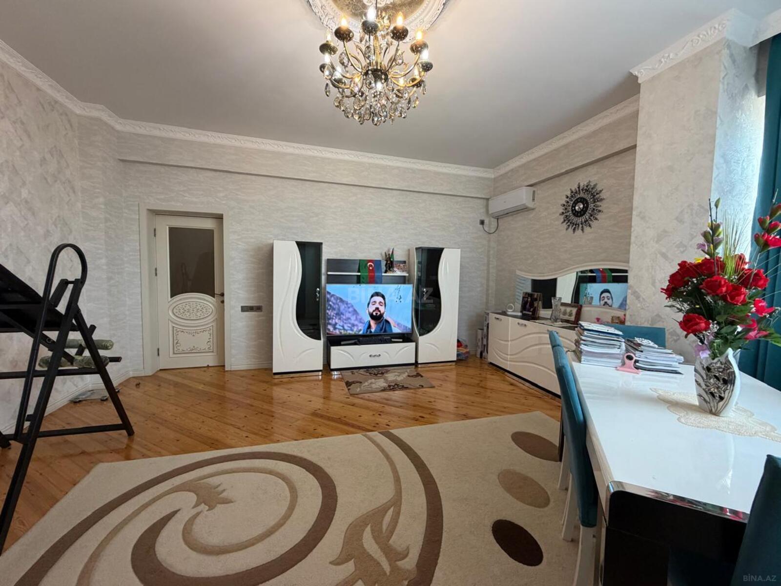 3 otaqlı Yeni tikili, Xırdalan