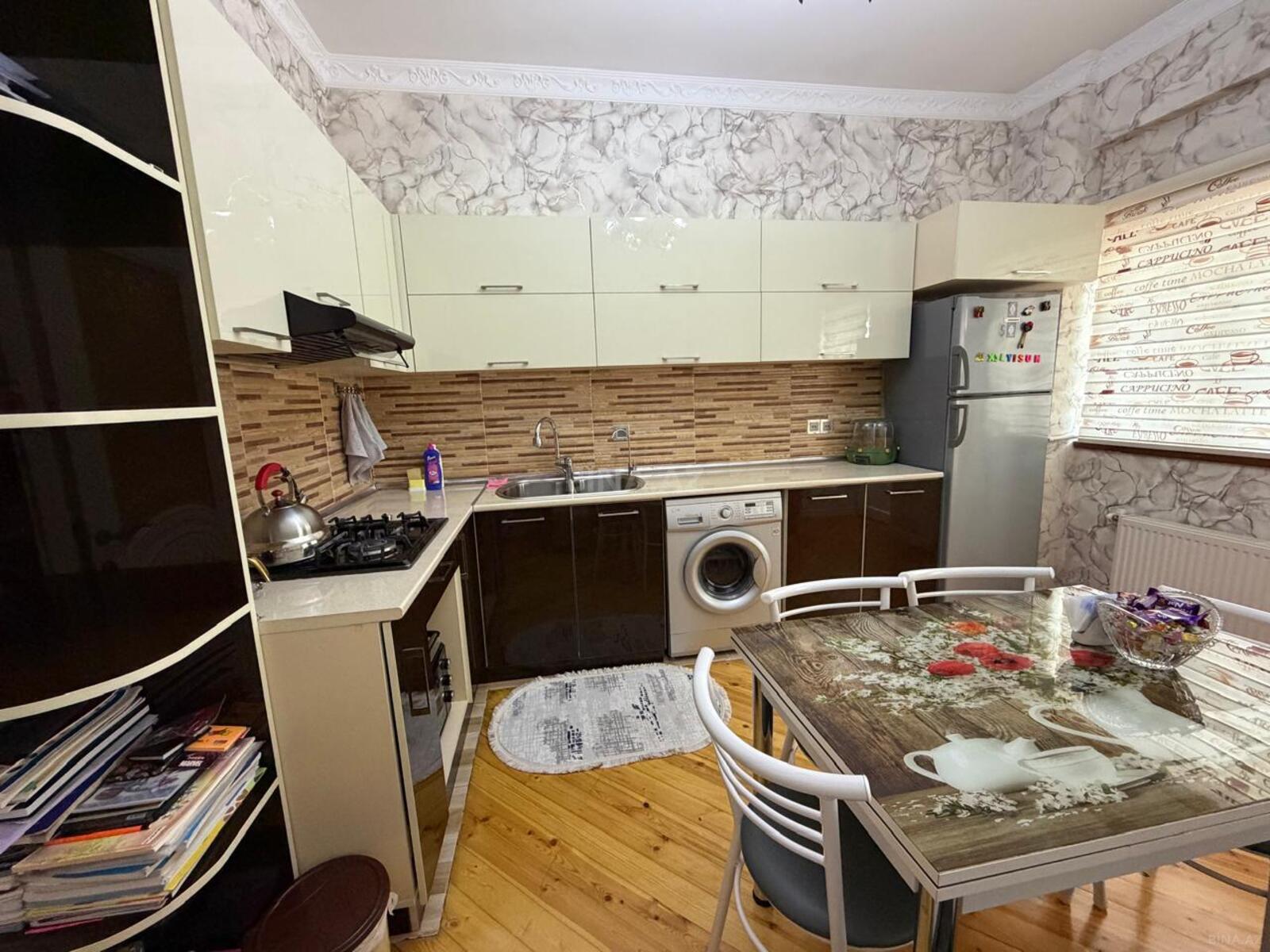 3 otaqlı Yeni tikili, Xırdalan