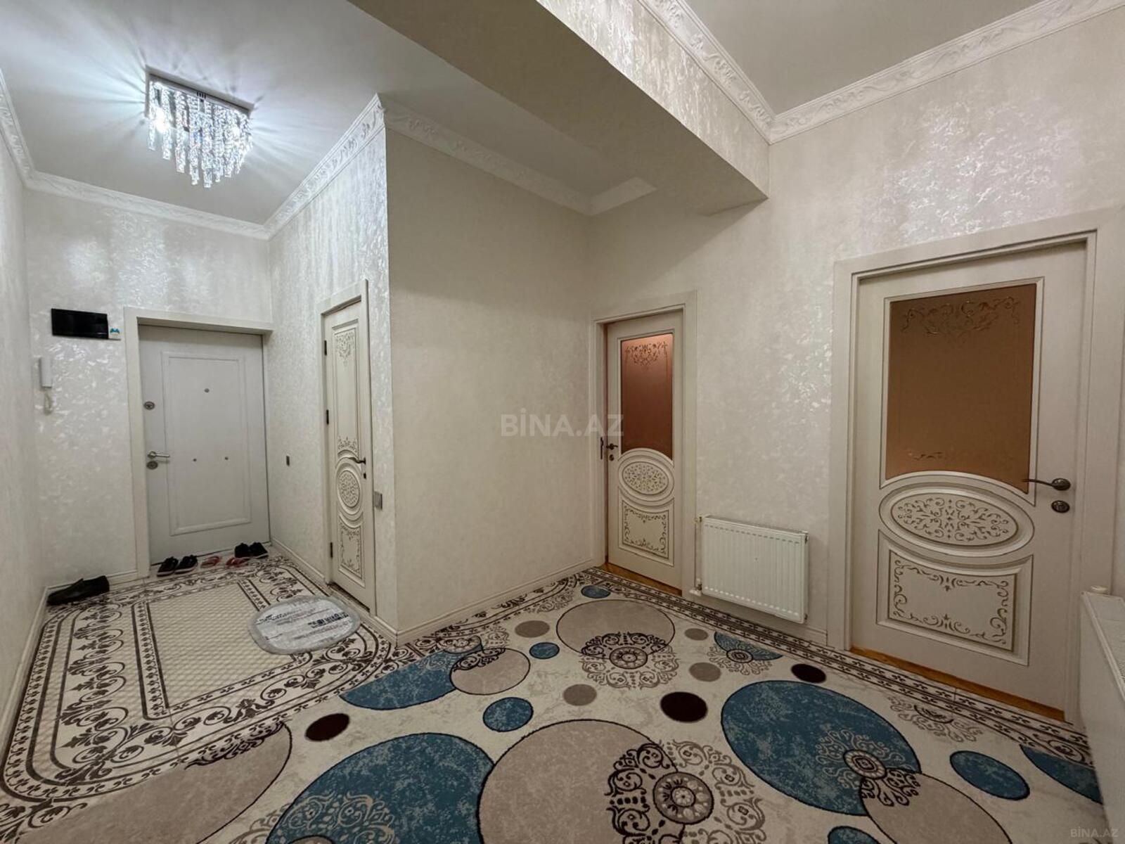 3 otaqlı Yeni tikili, Xırdalan