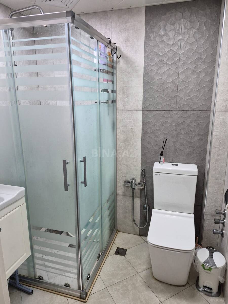 3 otaqlı Köhnə tikili, Qara Qarayev m., Bakı