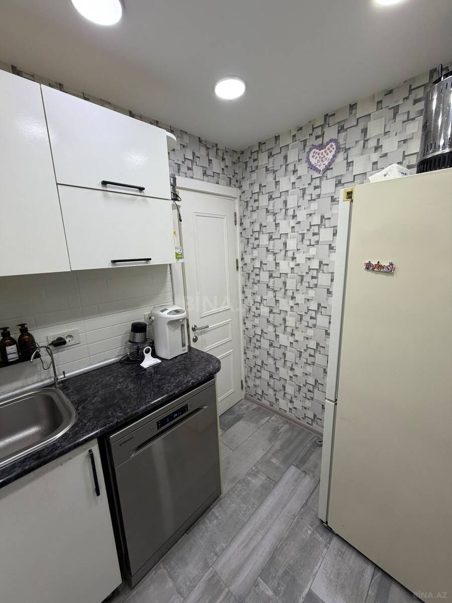 3 otaqlı Köhnə tikili, Qara Qarayev m., Bakı