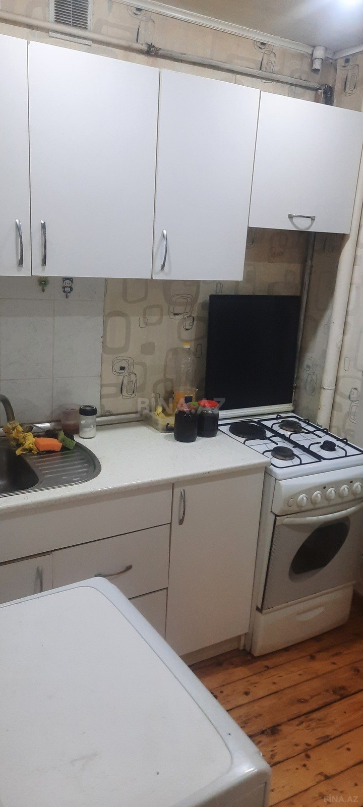 1 otaqlı Köhnə tikili, Qara Qarayev m., Bakı