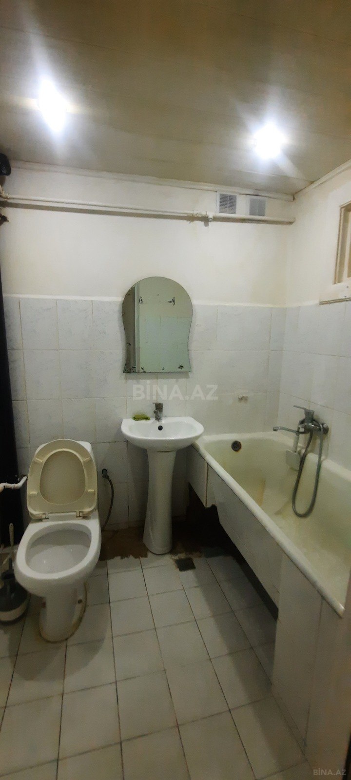 1 otaqlı Köhnə tikili, Qara Qarayev m., Bakı