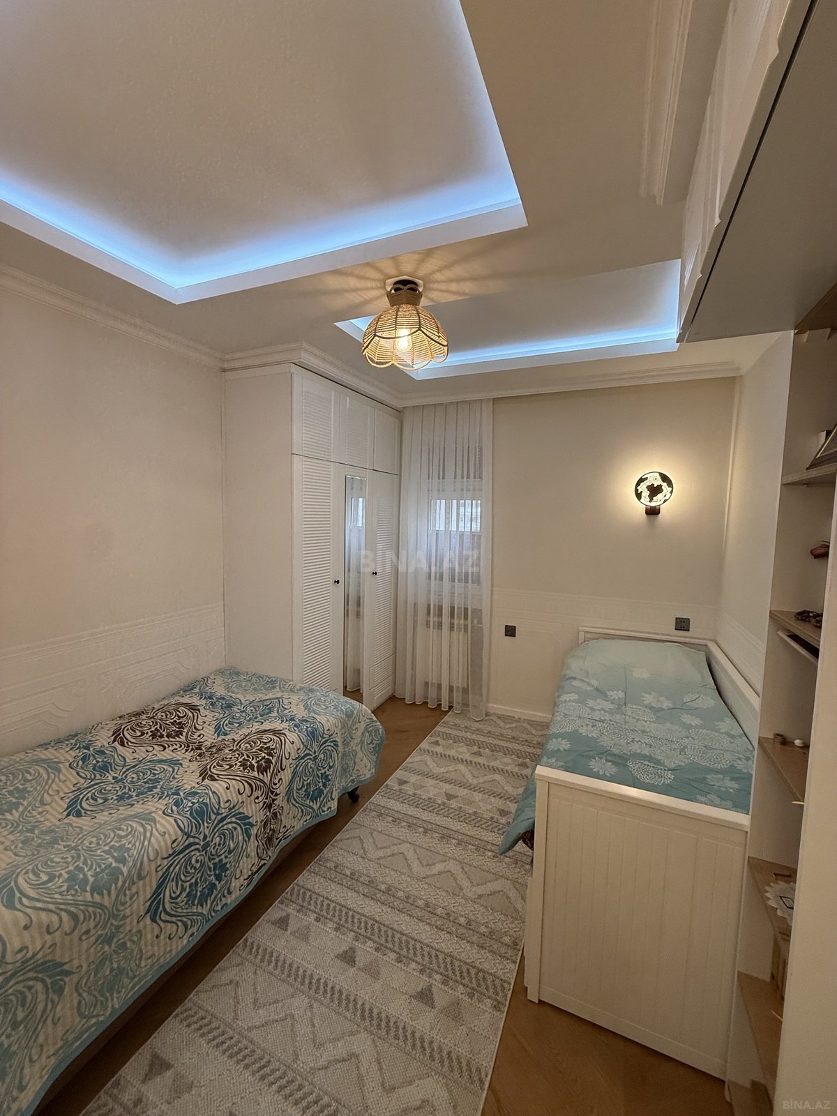 2 otaqlı Köhnə tikili, Elmlər Akademiyası m., Bakı