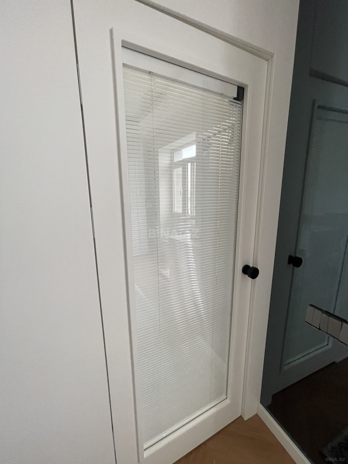2 otaqlı Köhnə tikili, Elmlər Akademiyası m., Bakı