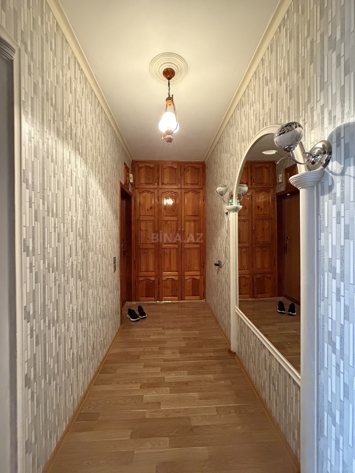 3 otaqlı Köhnə tikili, Bakıxanov q., Bakı