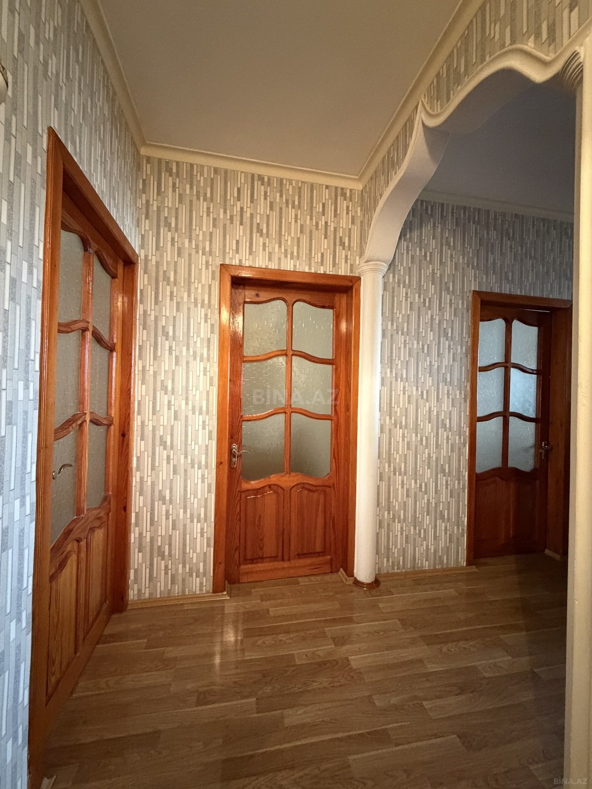 3 otaqlı Köhnə tikili, Bakıxanov q., Bakı