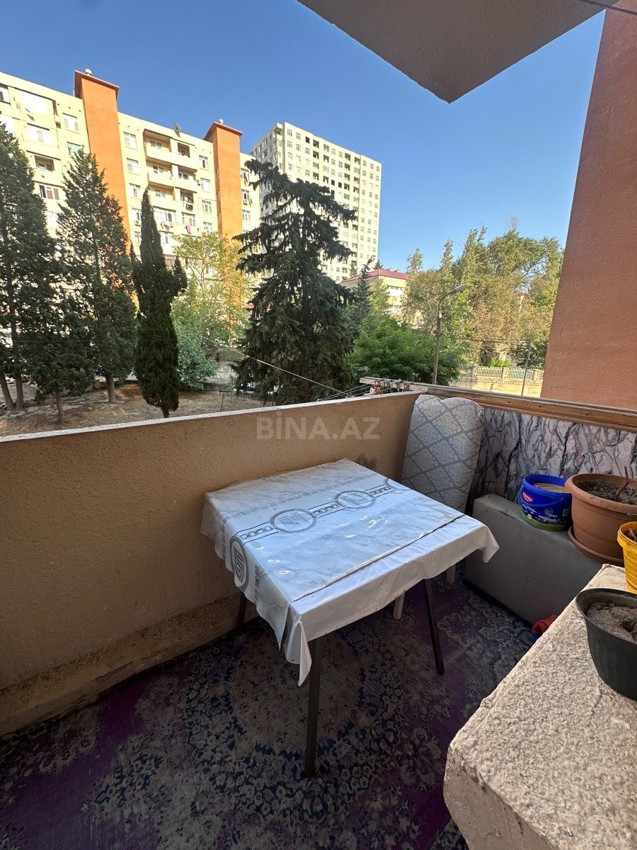 3 otaqlı Köhnə tikili, Yeni Günəşli q., Bakı