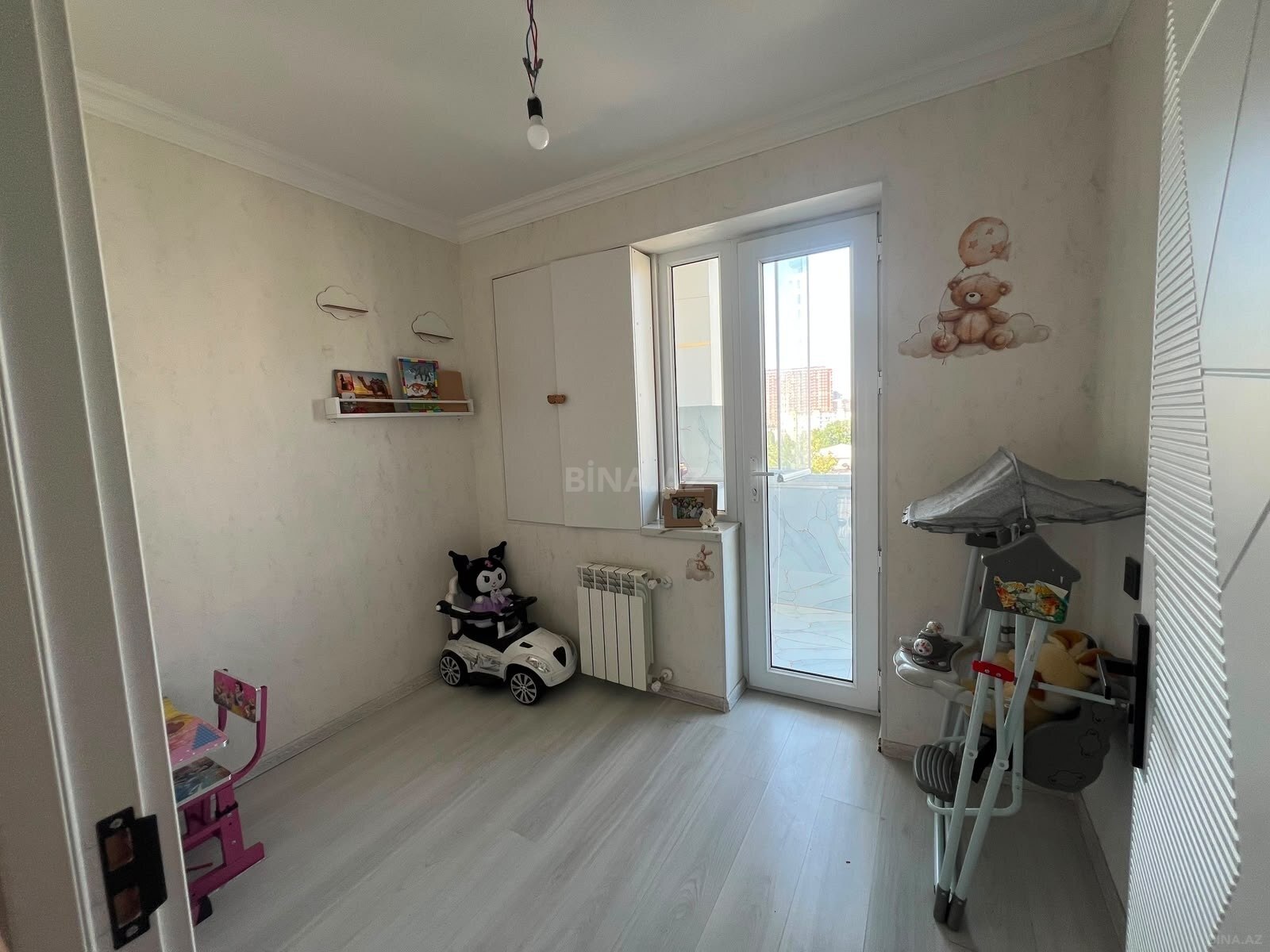 3 otaqlı Köhnə tikili, Memar Əcəmi m., Bakı