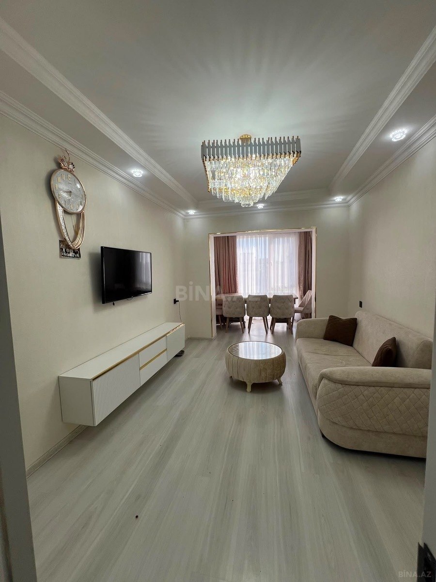3 otaqlı Köhnə tikili, Memar Əcəmi m., Bakı