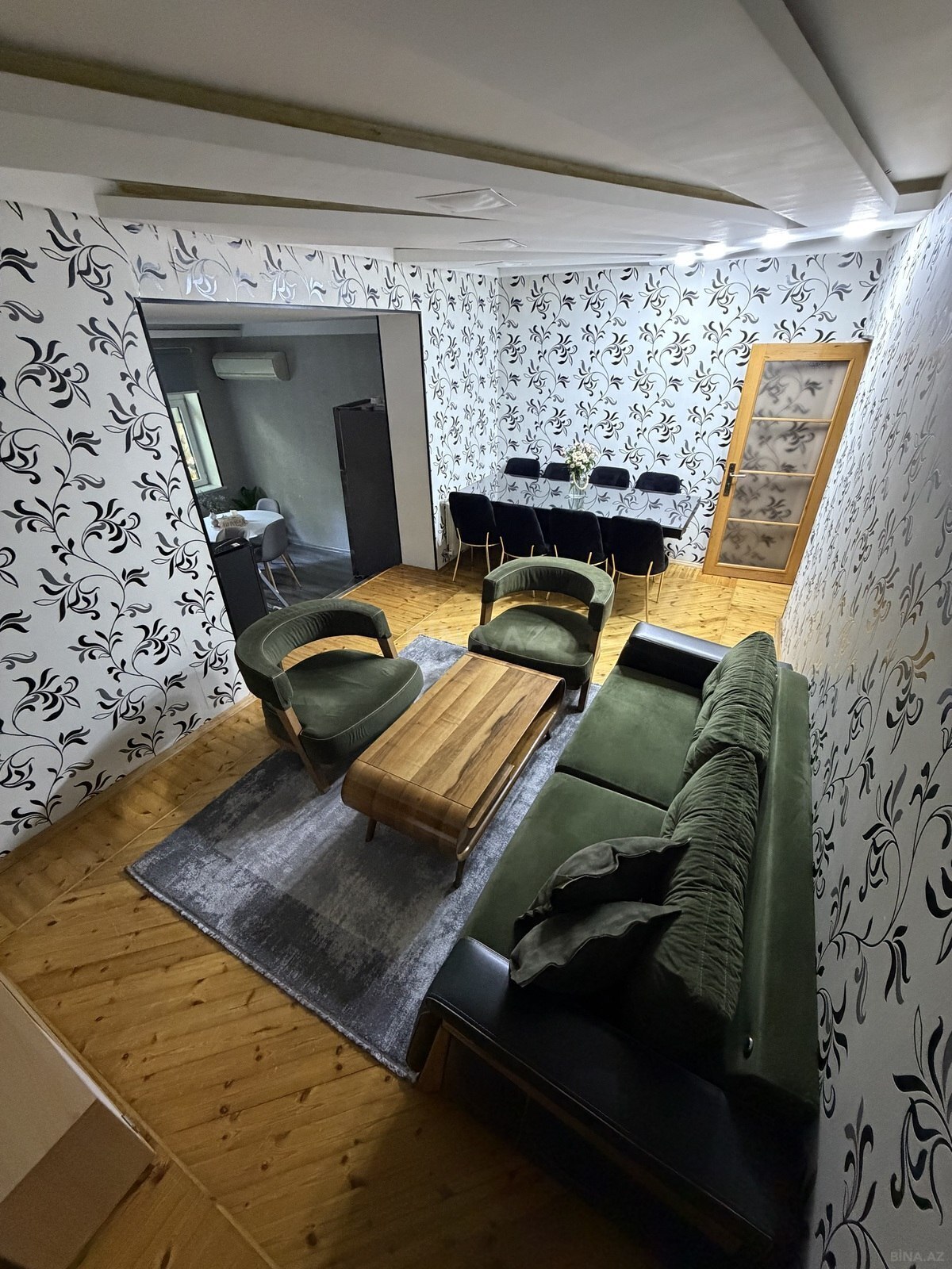 4 otaqlı Köhnə tikili, Bakıxanov q., Bakı