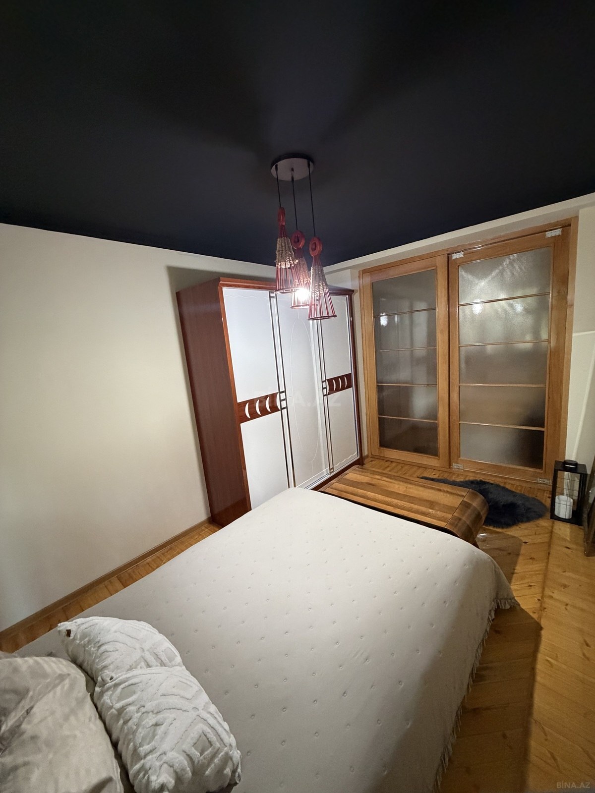 4 otaqlı Köhnə tikili, Bakıxanov q., Bakı
