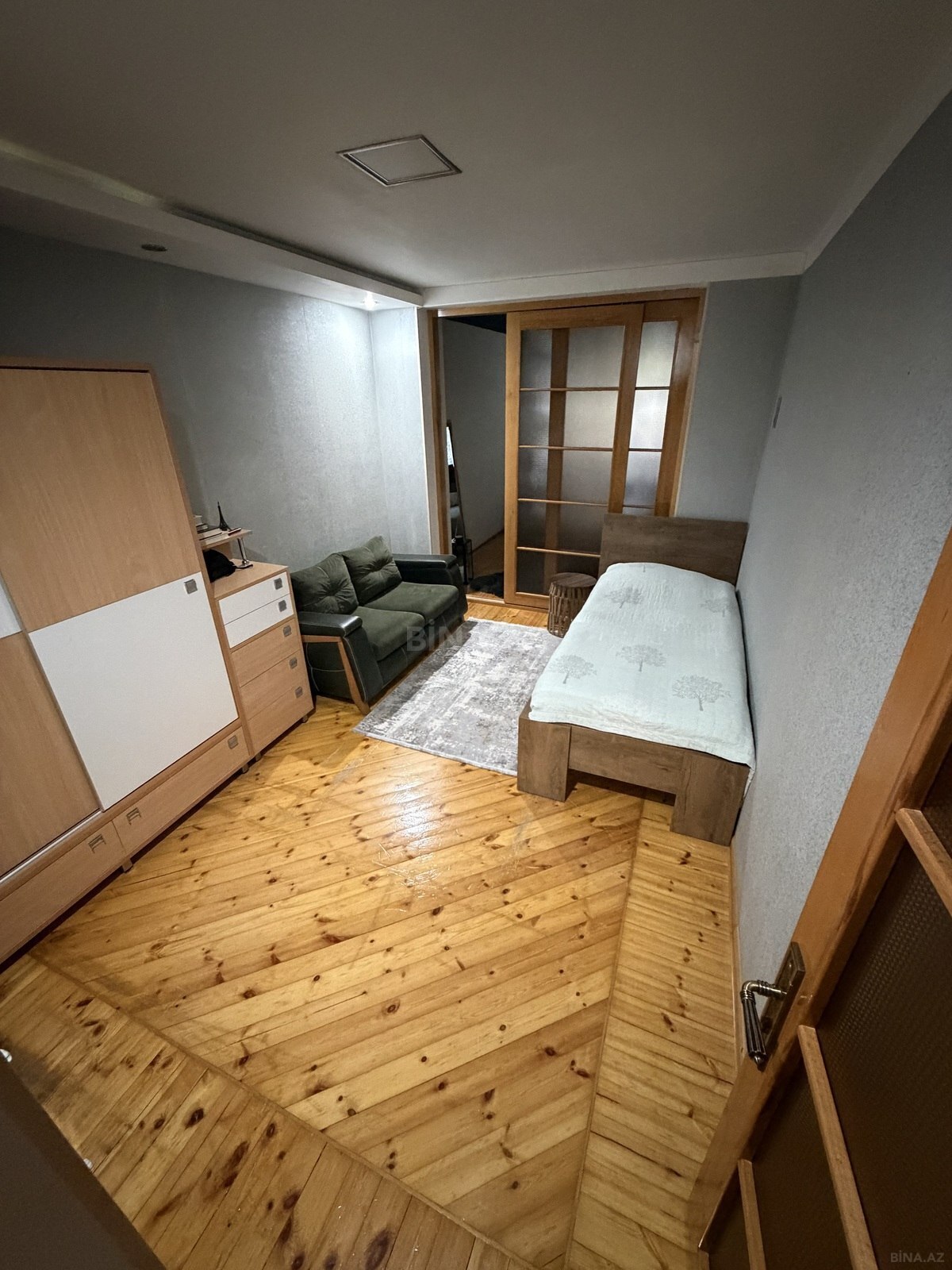 4 otaqlı Köhnə tikili, Bakıxanov q., Bakı