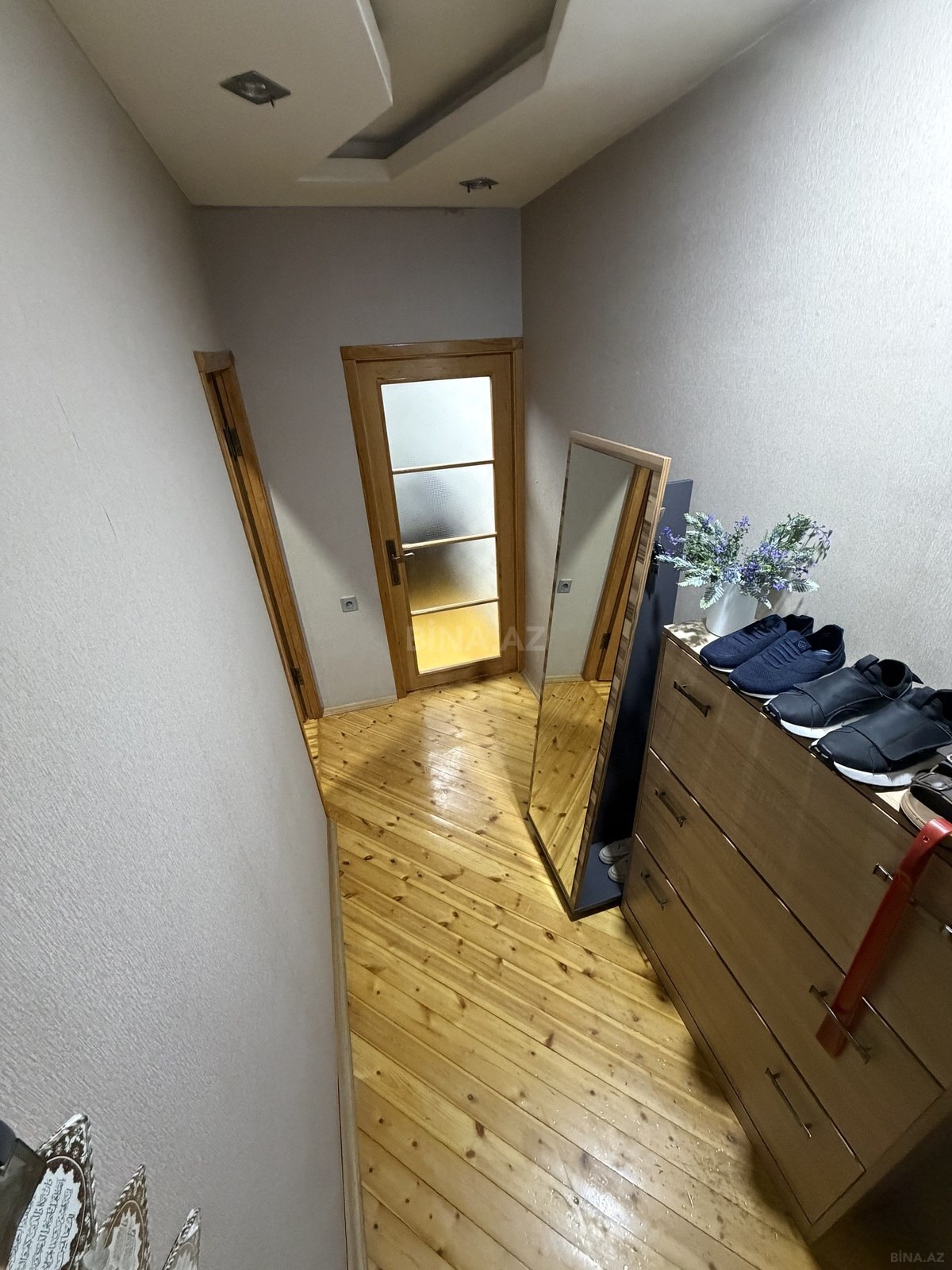 4 otaqlı Köhnə tikili, Bakıxanov q., Bakı