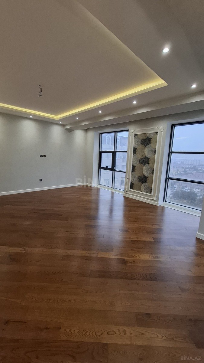 4 otaqlı, 156.0 m²