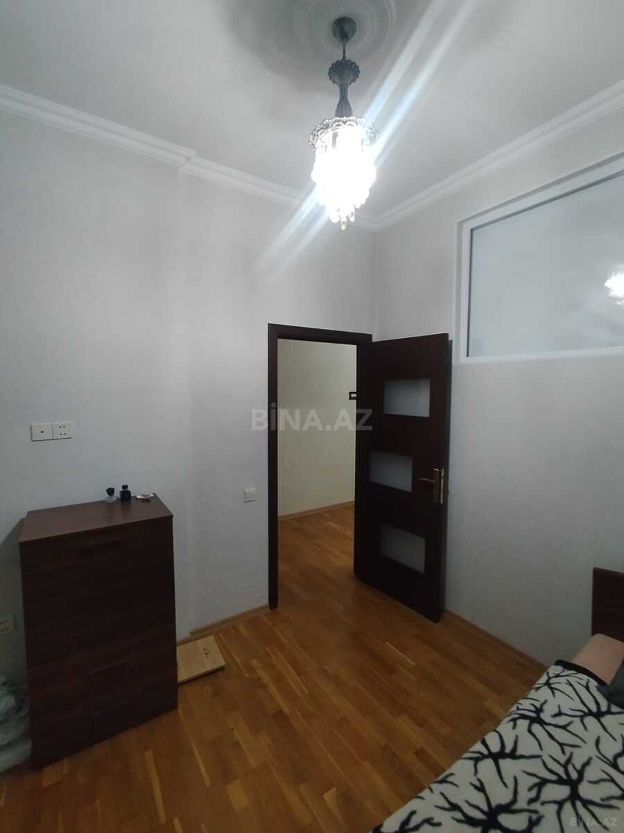 3 otaqlı Yeni tikili, Xırdalan
